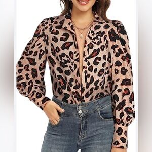 NWT Sucolan size small leopard print blouse